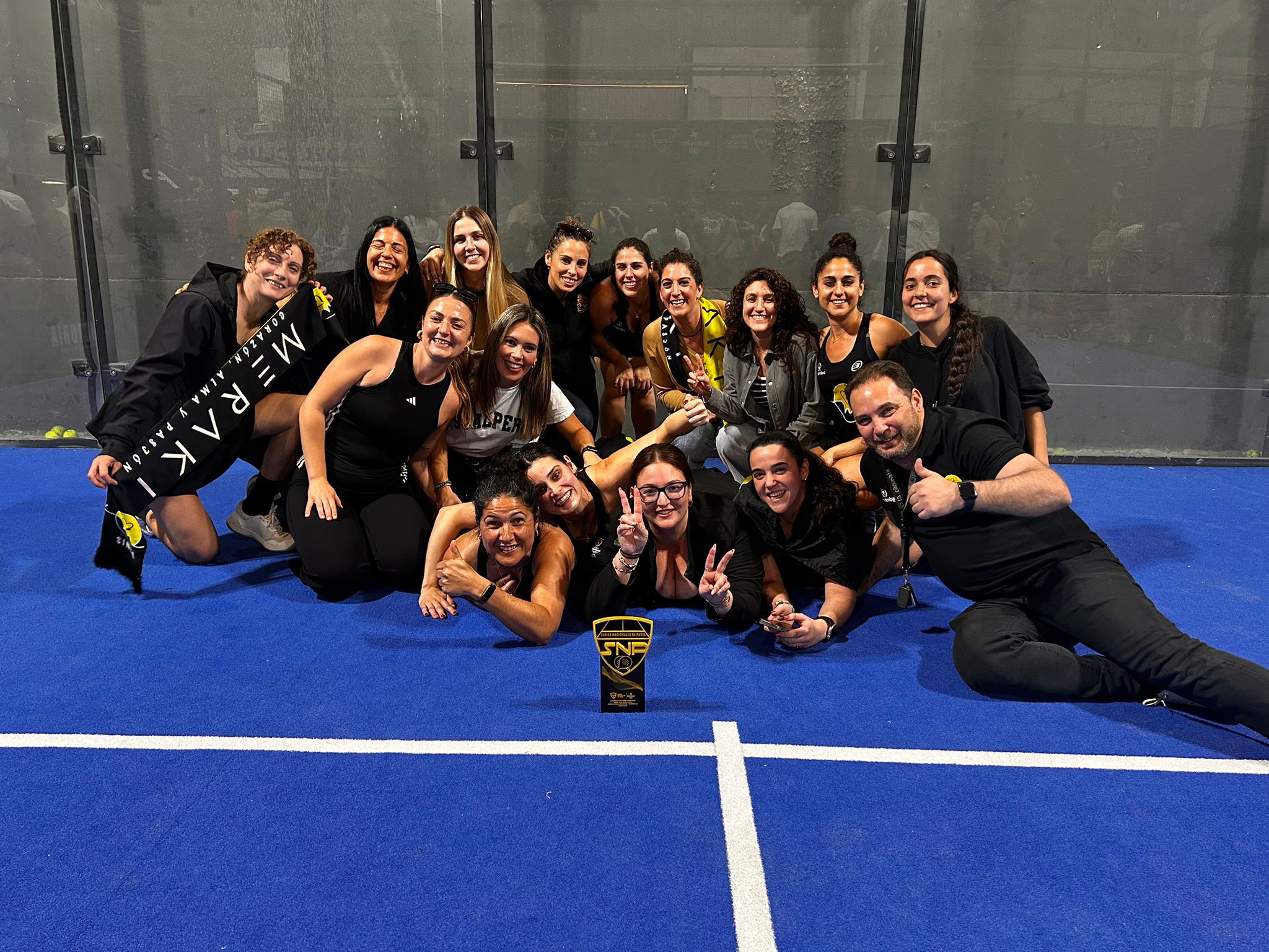 Foto oficial del equipo Meraki Essence